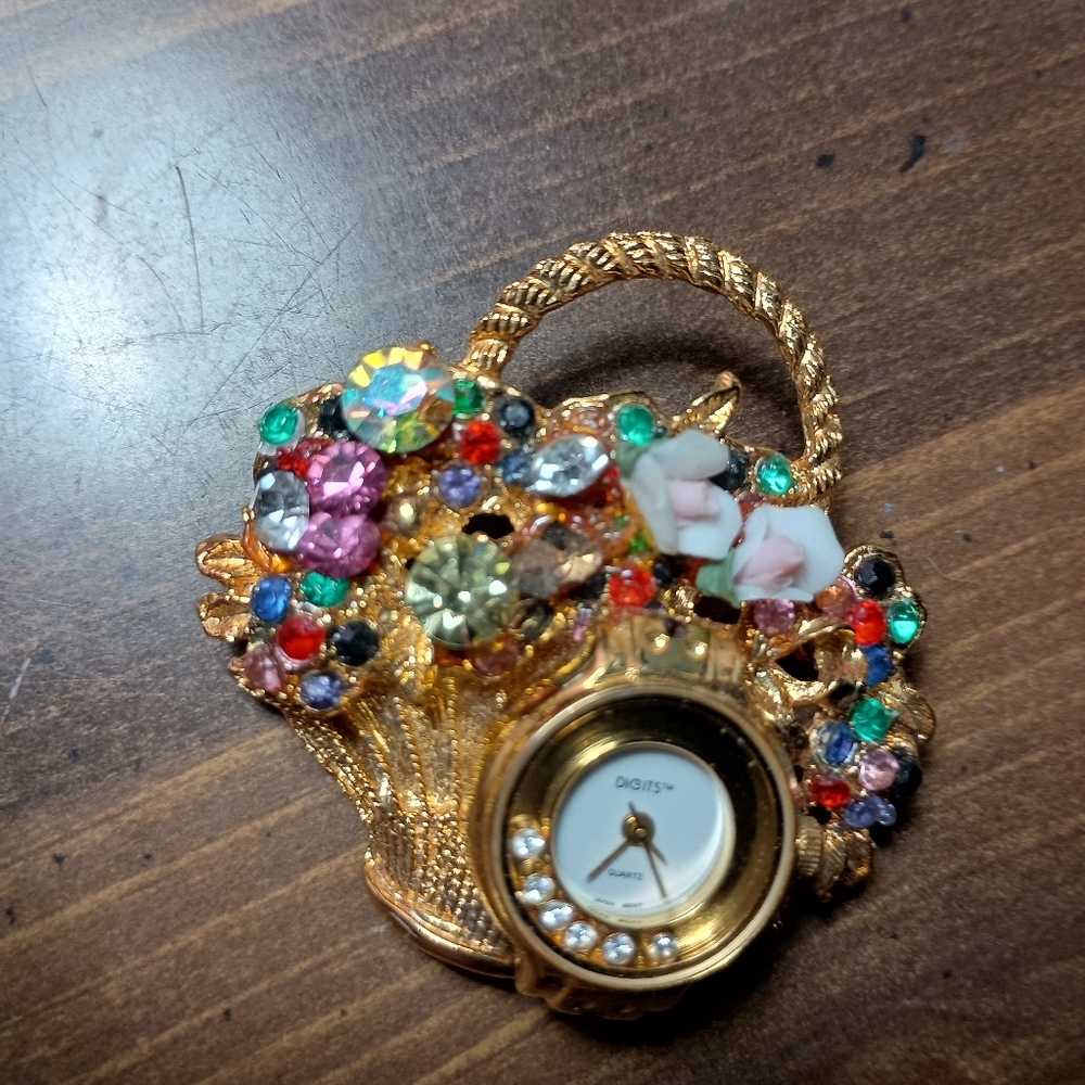 Brooch